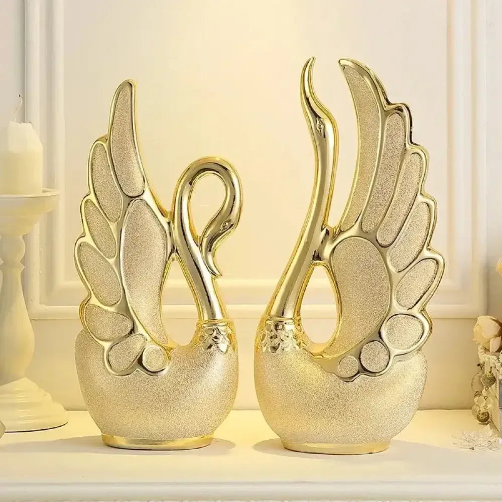 2PC Gold-Toned Lover Sculptures - Ninjanew