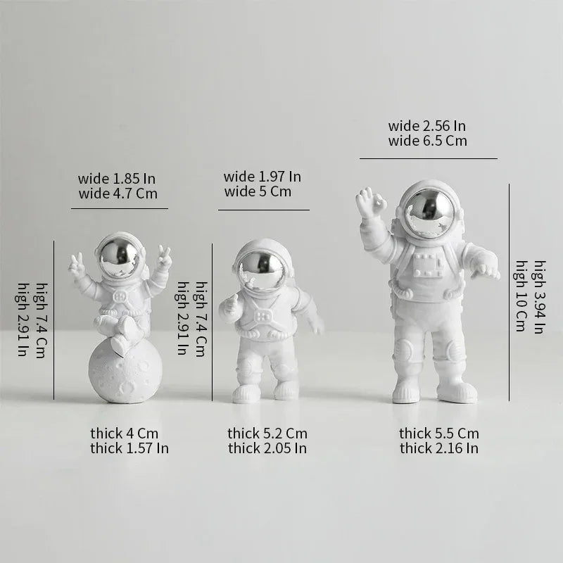 Creative Desktop Astronaut Ornament Space-Themed Gift for Boys & Girls - Blue
