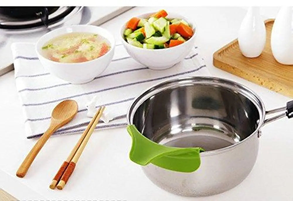Kitchen Funnel with Anti-Splash Edge & Liquid Streamer Spout – Anti-Spill Pouring Tool