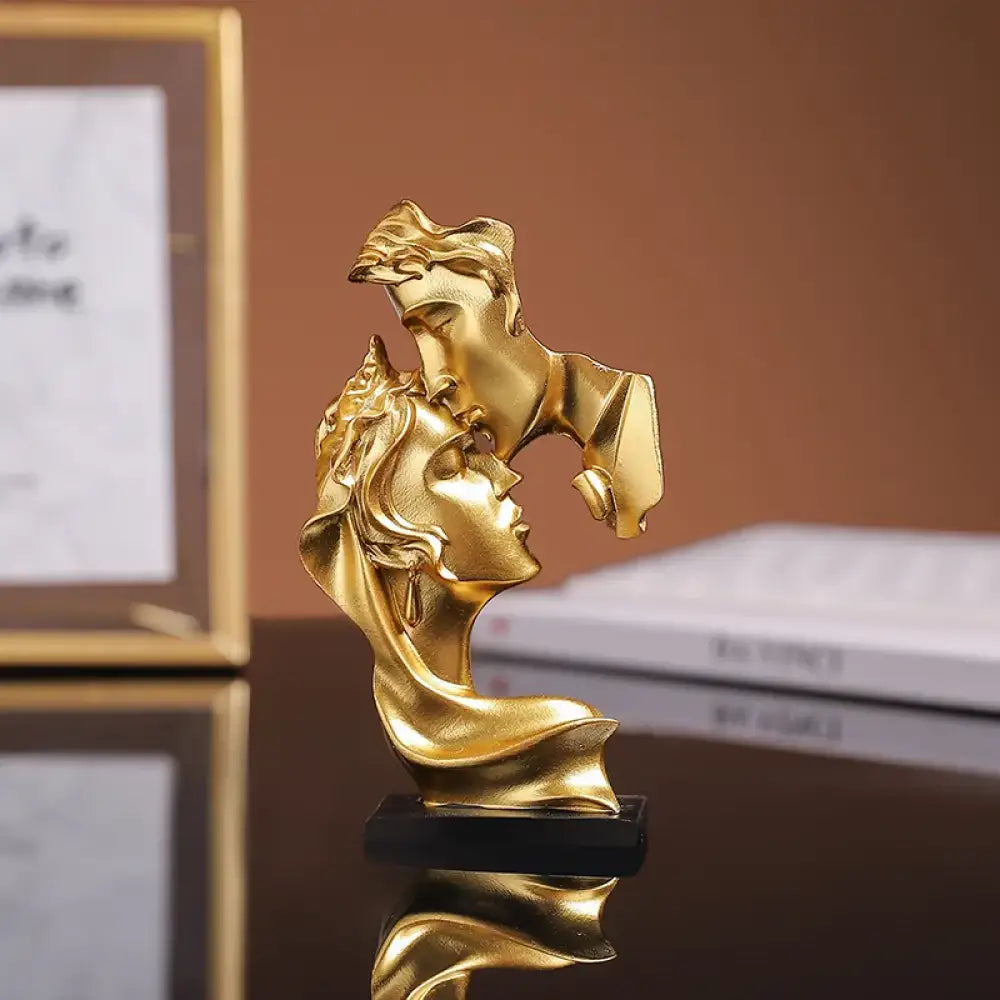 Mini Resin Lovers Statue Figurine Kissing Posture Model Craft Sculpture