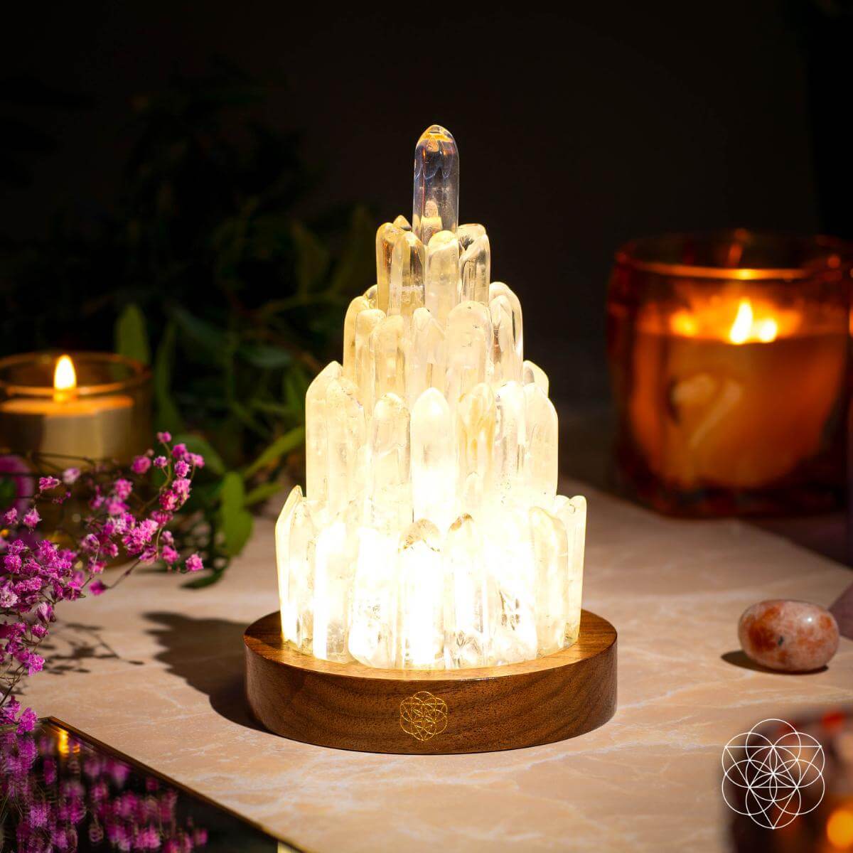 La lampe tour de manifestation en quartz clair