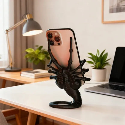 Alien Facehugger Phone Holder – 3D Sci-Fi Desktop Mobile Stand - 