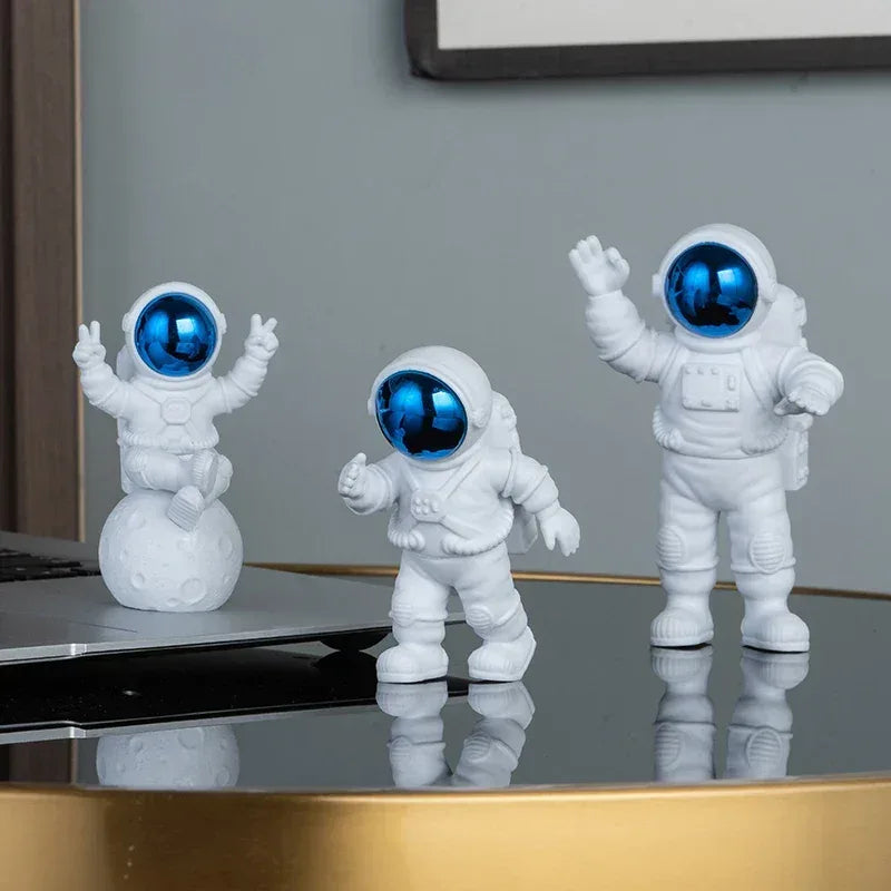 Creative Desktop Astronaut Ornament Space-Themed Gift for Boys & Girls - Blue