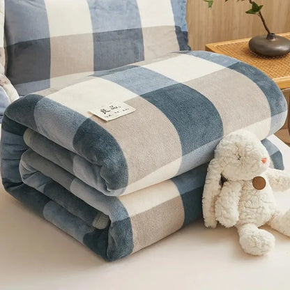 Extra Soft Thickened Flannel Blanket Cozy Air Conditioning & Nap Throw - 100x140cm / Checked Pattern