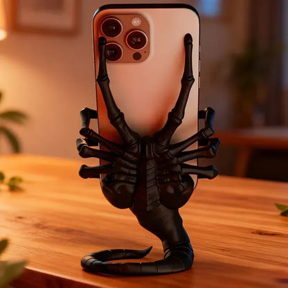 Alien Facehugger Phone Holder – 3D Sci-Fi Desktop Mobile Stand - 