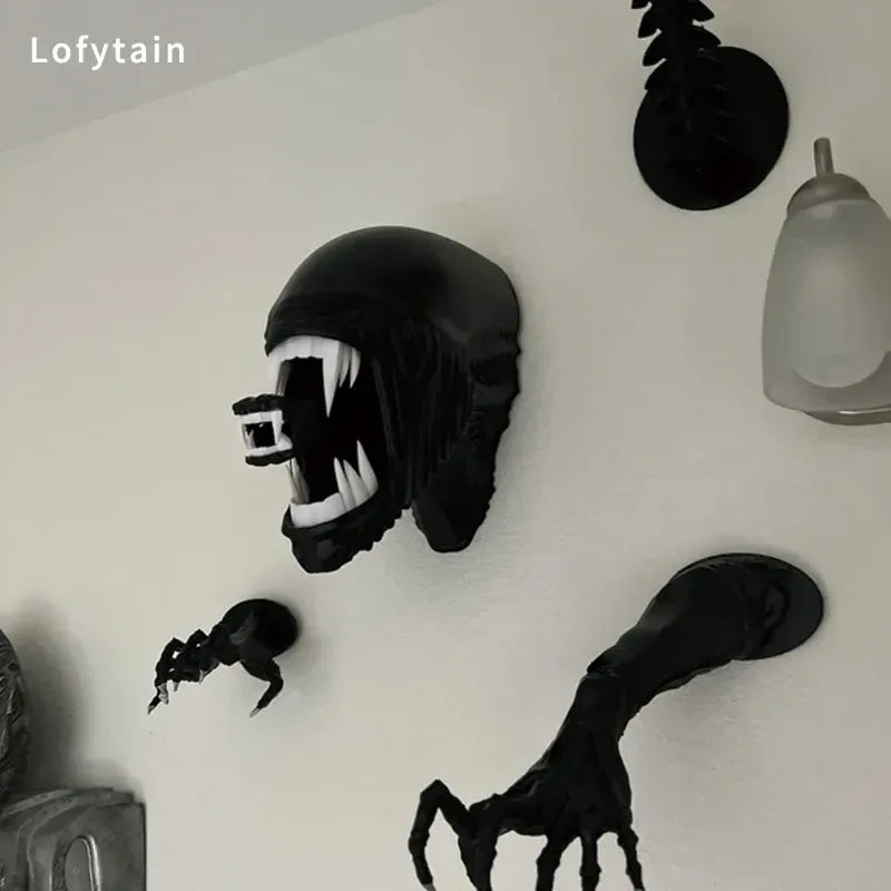 Alien Xenomorph Wall Sculpture – Sci-Fi Monster Breakthrough Wall Decor - 
