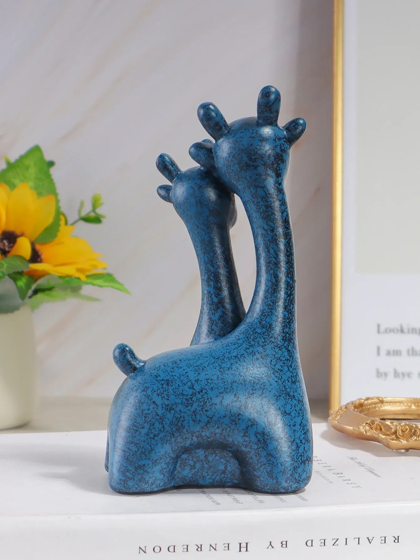 Romantic Couple Deer Statue Cute Animal Sculpture Valentine's Day Gift