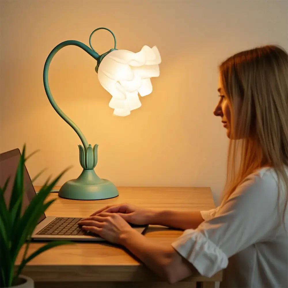 Green Vintage Flower Lamp 360° Adjustable LED Bedside Light with Three-Tone & Diamond Refraction