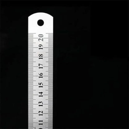 Stahlmaßstab