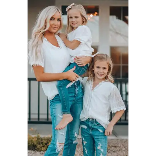 Women’s Lace Splicing V-Neck Swiss Dot Short Sleeve Top